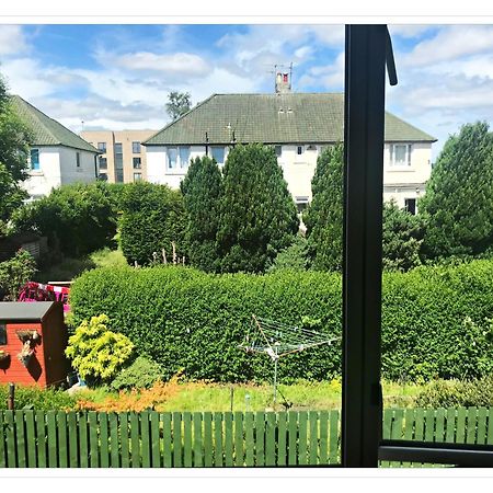 Bright & Spacious Double Room With Garden View- Close To Airport & City Centre إدنبرة المظهر الخارجي الصورة