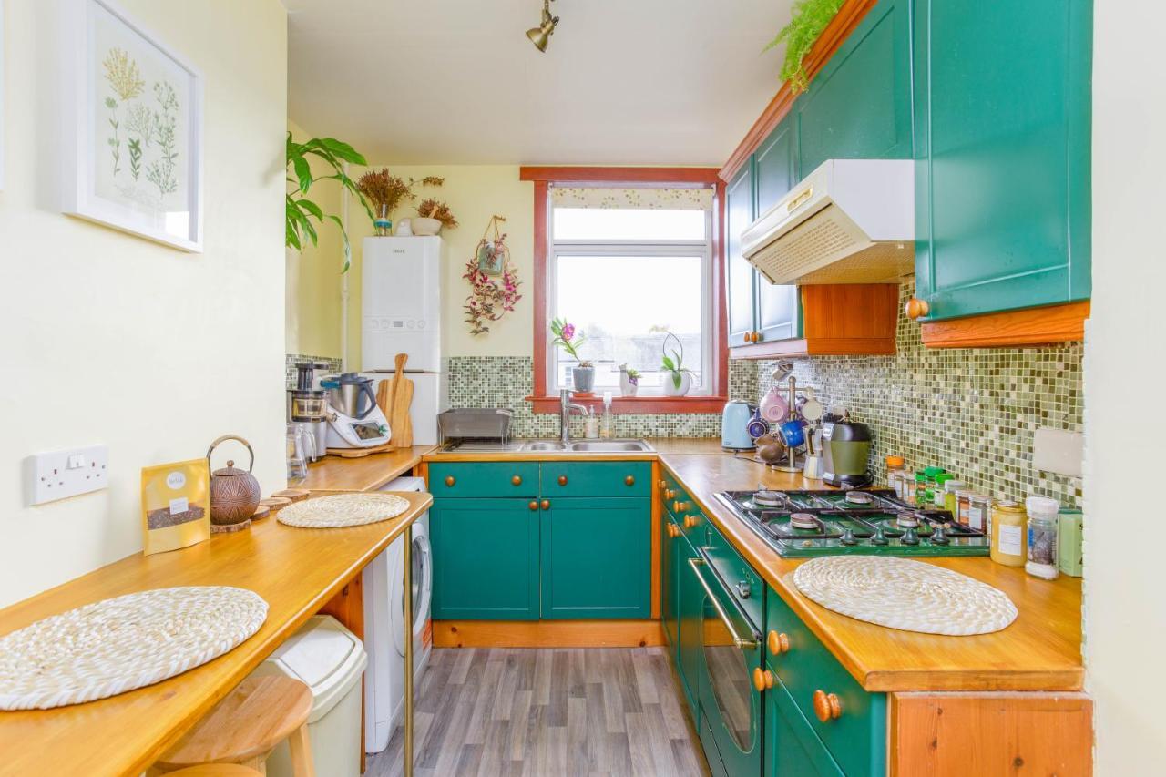 Bright & Spacious Double Room With Garden View- Close To Airport & City Centre إدنبرة المظهر الخارجي الصورة
