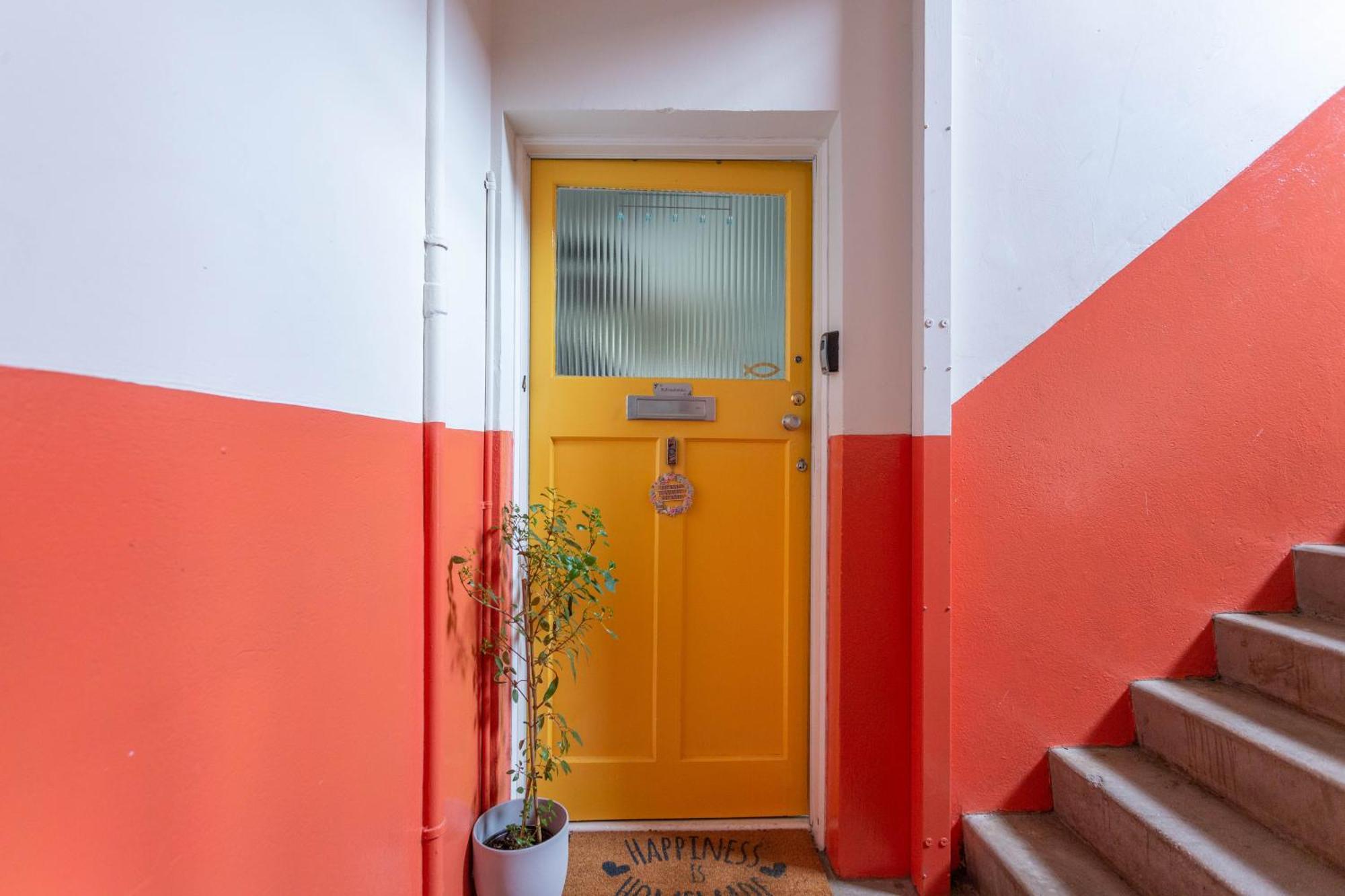 Bright & Spacious Double Room With Garden View- Close To Airport & City Centre إدنبرة المظهر الخارجي الصورة